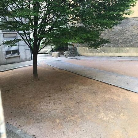 Appartamento Cozy 1Br+Sofa Bed In Lyon Center Esterno foto