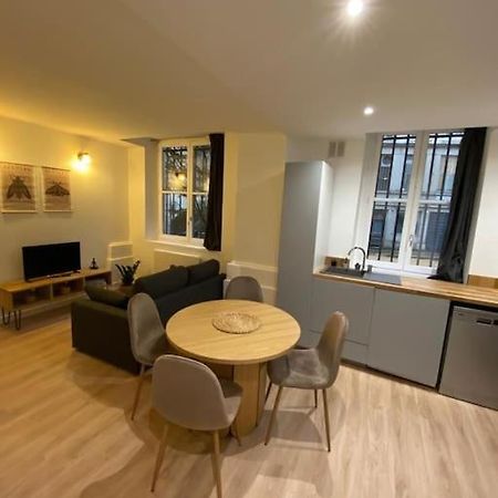 Appartamento Cozy 1Br+Sofa Bed In Lyon Center Esterno foto